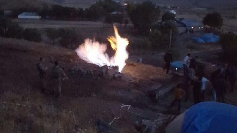 Kürt ilinde su ararken ateş bulundu; doğalgaz olabilir